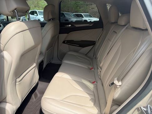 Used 2017 Lincoln MKC Premiere AWD/4WD image 16