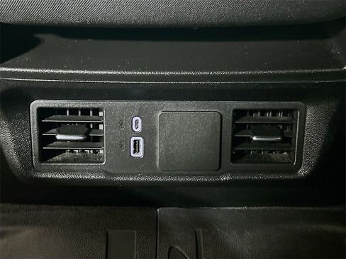 Used 2025 Chevrolet Silverado 1500 Custom image 21