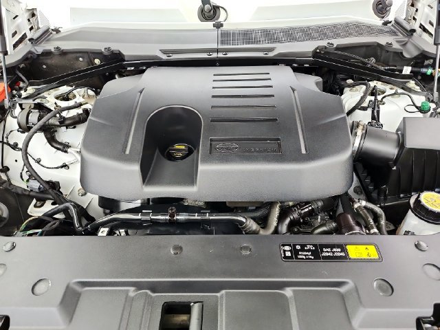 Used 2022 Land Rover Defender 110 X-Dynamic HSE AWD/4WD image 32