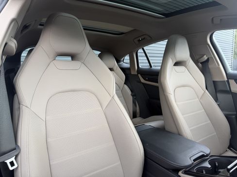 Certified 2025 Porsche Panamera 4 E-Hybrid AWD/4WD image 16