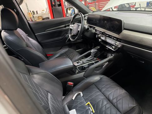 Used 2023 Kia Telluride EX X-Line image 6