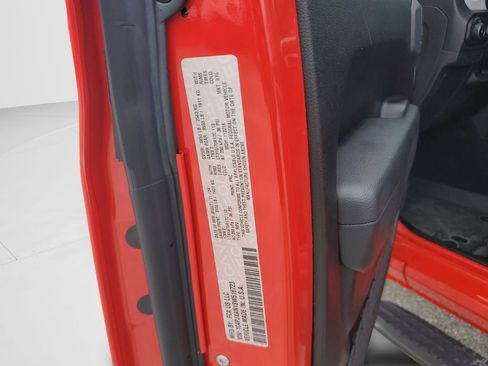 Used 2025 Jeep Wrangler Sport image 29