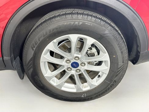 Used 2020 Ford Escape SE image 11