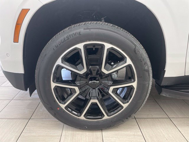 New 2026 Chevrolet Suburban RST w/ Comfort Package AWD/4WD image 8