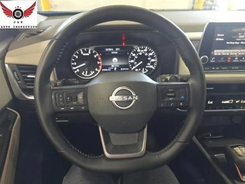 Used 2025 Nissan Rogue SV FWD image 6