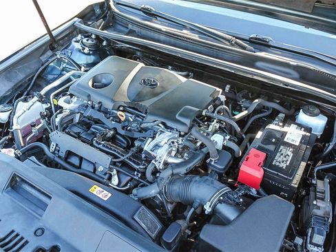 Used 2019 Toyota Camry SE image 32