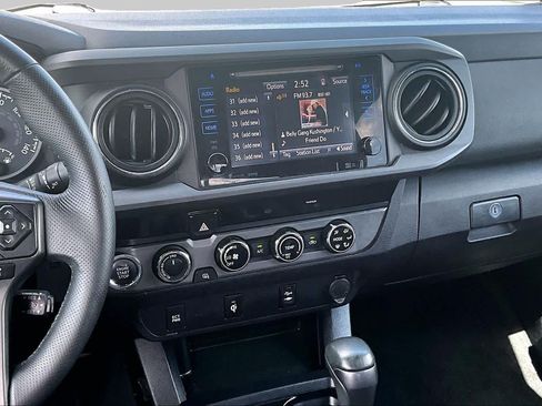 Used 2017 Toyota Tacoma TRD Off-Road w/ Tow Package (A/T) AWD/4WD image 6
