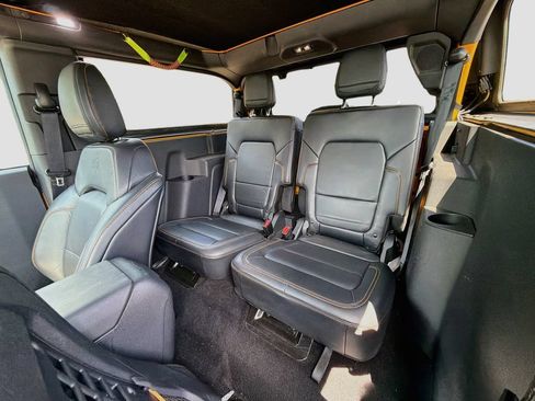 Used 2022 Ford Bronco Badlands w/ Sasquatch Package AWD/4WD image 27