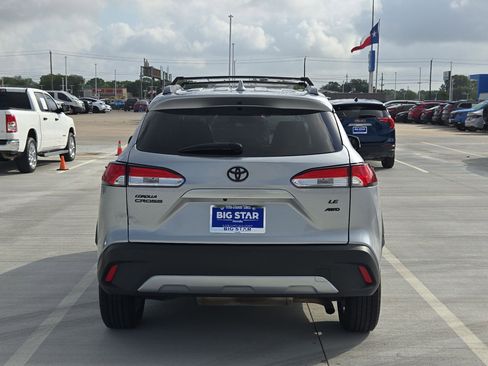Used 2022 Toyota Corolla Cross LE w/ Black Badges Package (TMS) AWD/4WD image 5