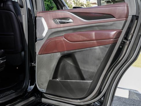 Used 2021 Cadillac Escalade Sport Platinum image 40