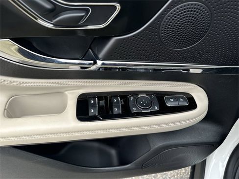 New 2026 Lincoln Corsair Premiere image 13