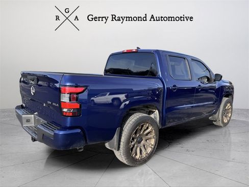 Used 2022 Nissan Frontier SV image 6