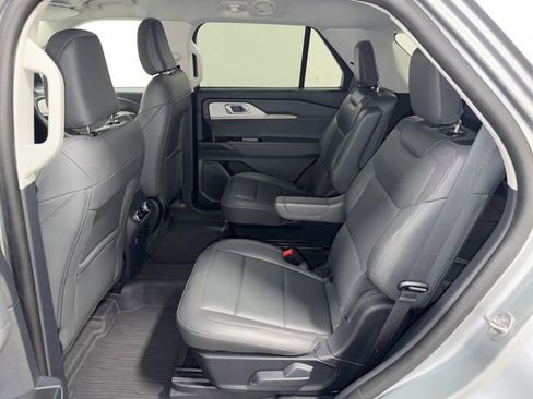 Used 2025 Ford Explorer Active w/ Active Comfort Package AWD/4WD image 32