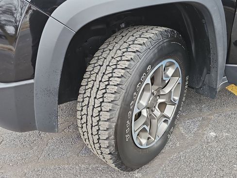 Used 2022 Jeep Cherokee Trailhawk w/ Comfort/Convenience Group image 31