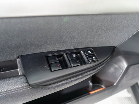 Used 2011 Subaru Outback 2.5i Premium image 24