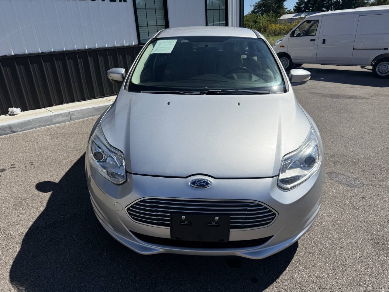 Used 2017 Ford Focus Electric Hatchback FWD image 2