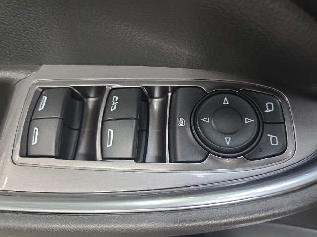 Used 2018 Chevrolet Malibu LT FWD image 26