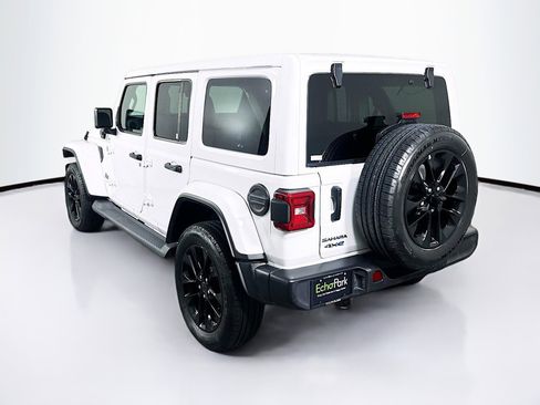 Used 2025 Jeep Wrangler Unlimited Sahara AWD/4WD image 5