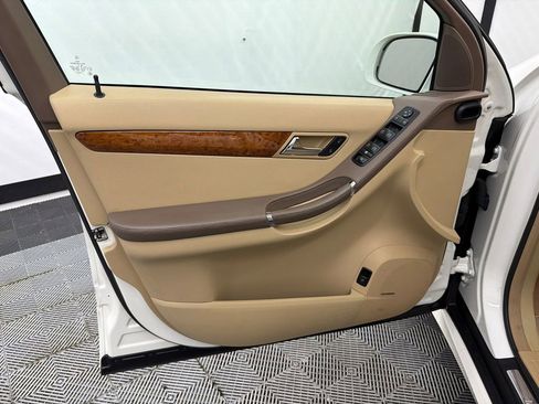 Used 2009 Mercedes-Benz R 350 4MATIC image 11