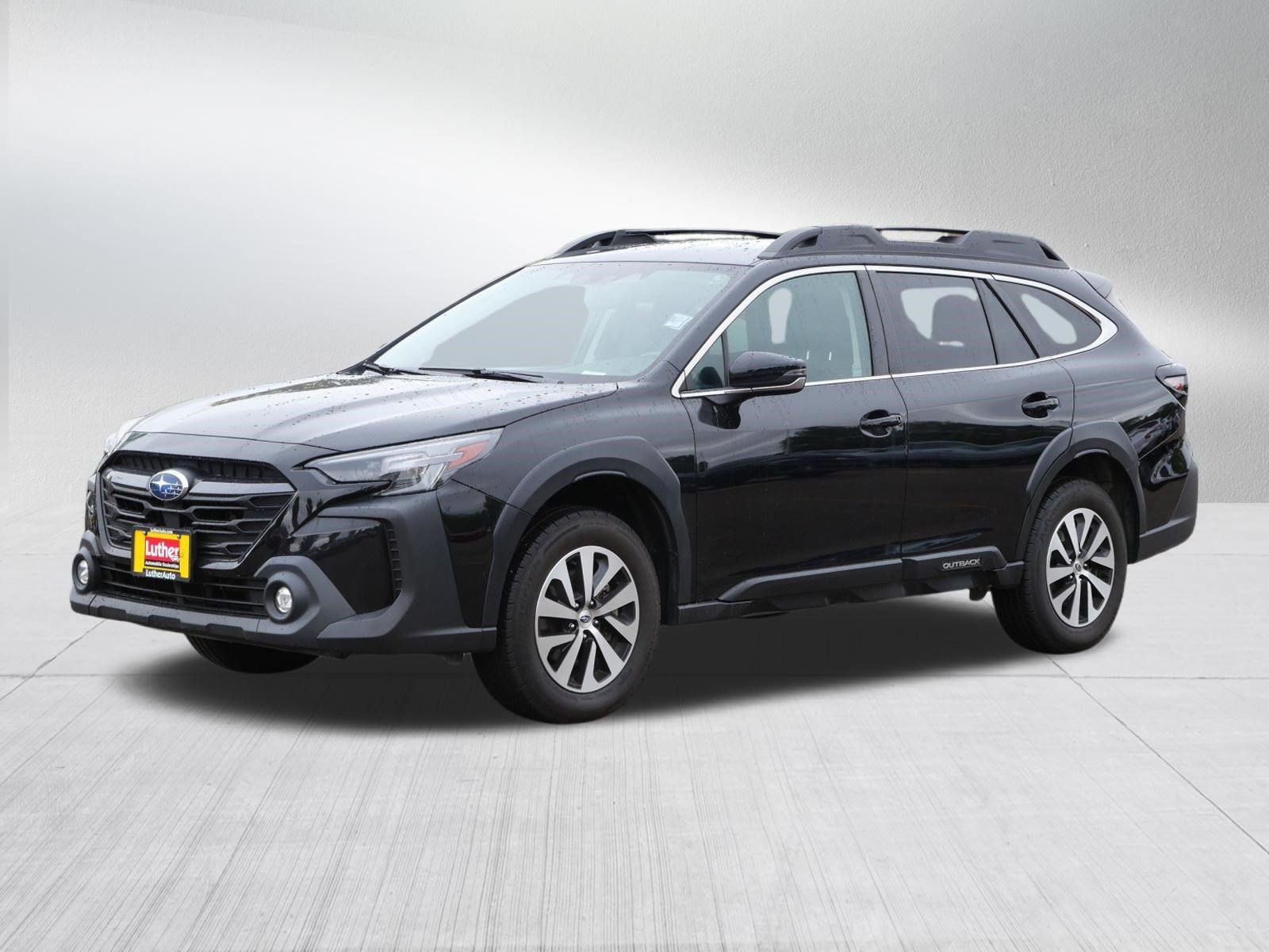 Used 2023 Subaru Outback Premium AWD/4WD image 3