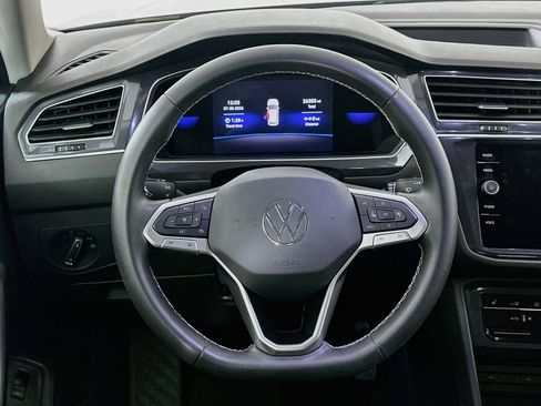 Used 2024 Volkswagen Tiguan SE FWD image 18