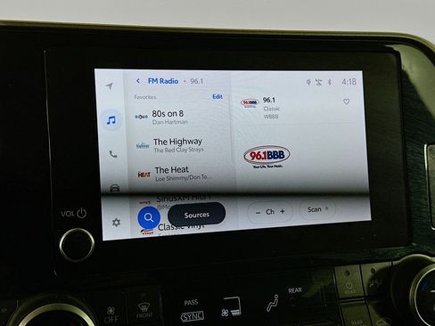 Used 2023 Toyota Highlander XLE image 21