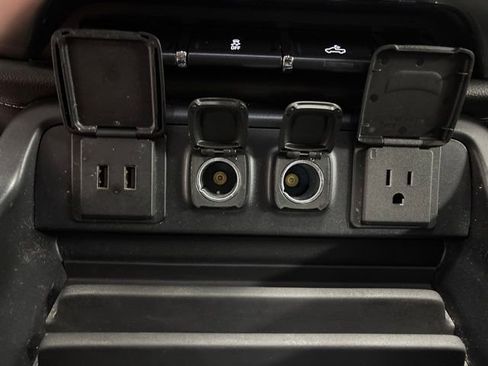 Used 2018 Chevrolet Silverado 1500 LTZ w/ Sport Package AWD/4WD image 27