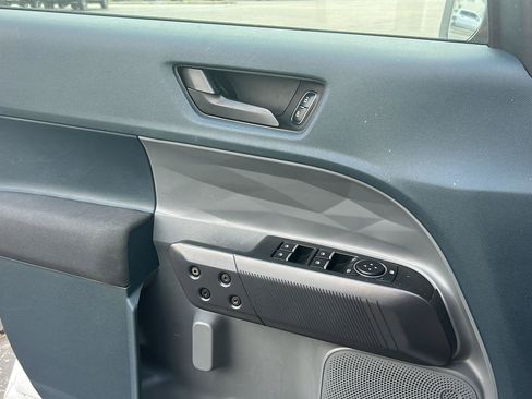 Used 2023 Ford Maverick XL FWD image 19