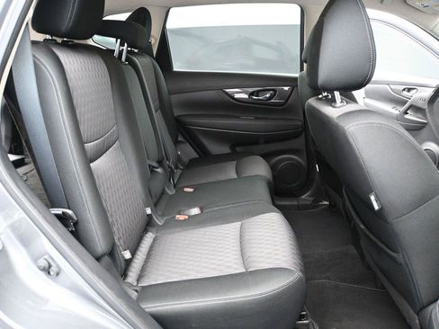 Used 2019 Nissan Rogue SV w/ Premium Package AWD/4WD image 15