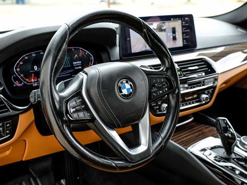 Used 2021 BMW 530i w/ Convenience Package RWD image 19