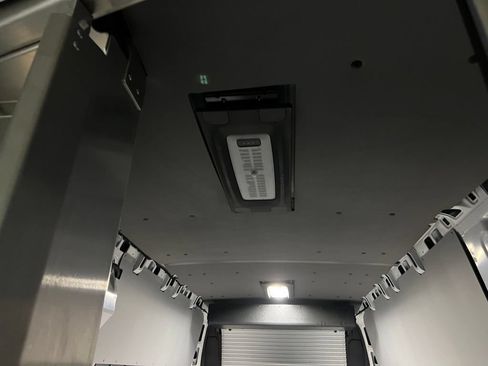 Used 2024 RAM ProMaster 3500 w/ Delivery Van Package FWD image 32