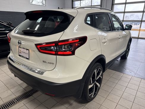 Certified 2022 Nissan Rogue Sport SL AWD/4WD image 40