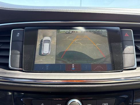 Used 2019 Buick Enclave Essence FWD image 18