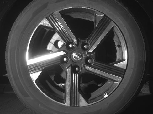 Used 2025 Nissan Sentra SV FWD image 15