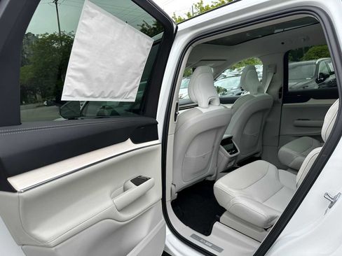 New 2025 Volvo EX90 Plus image 24