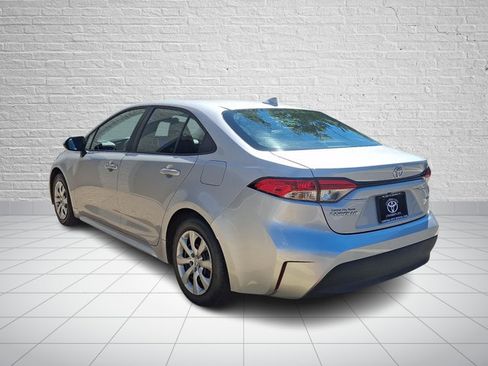 Used 2023 Toyota Corolla LE FWD image 4