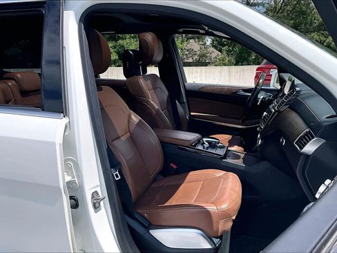 Used 2019 Mercedes-Benz GLS 550 4MATIC image 9