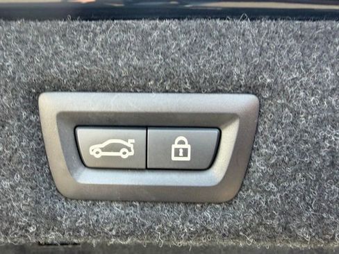 Used 2020 BMW M550i xDrive w/ Dynamic Handling Package image 8