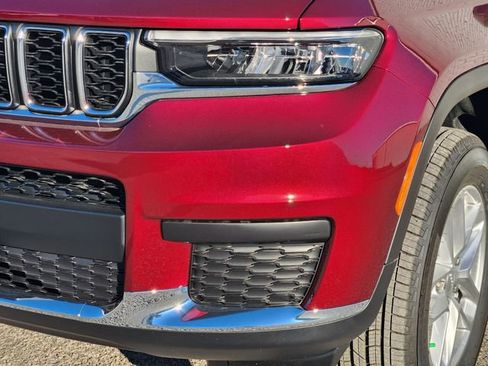 New 2025 Jeep Grand Cherokee L Laredo AWD/4WD image 6