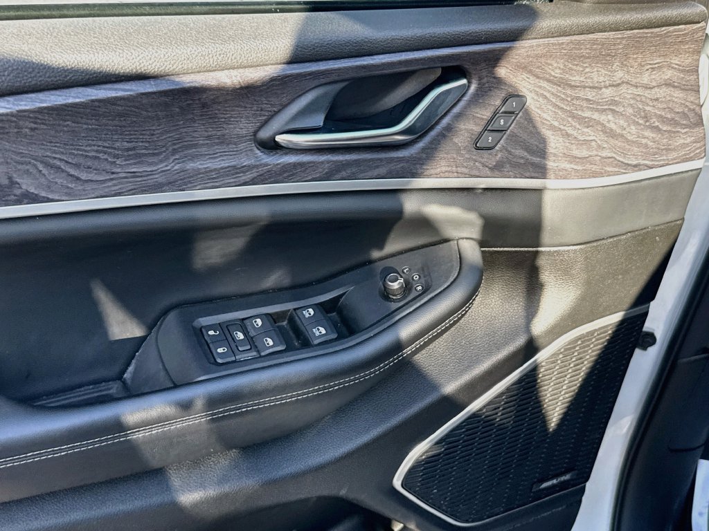 Used 2022 Jeep Grand Cherokee Limited RWD image 19