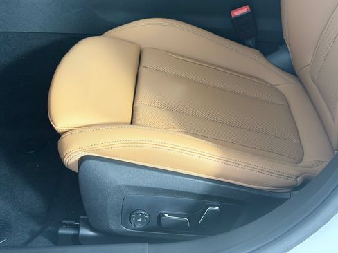Used 2026 BMW 330i Sedan w/ Convenience Package RWD image 13