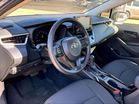 Used 2022 Toyota Corolla LE image 16