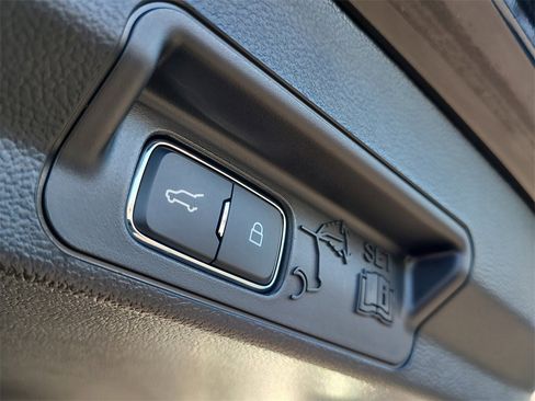 Used 2025 Ford Explorer ST image 8