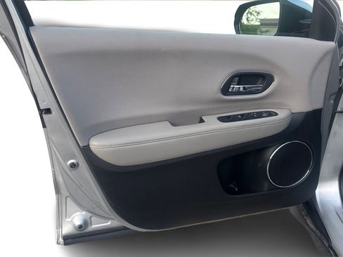 Used 2016 Honda HR-V EX image 19