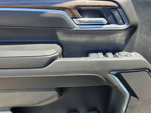 Used 2025 Chevrolet Silverado 1500 LT AWD/4WD image 23