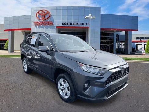 Used 2019 Toyota RAV4 XLE image 1