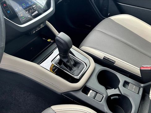 Used 2025 Subaru Forester Limited image 15