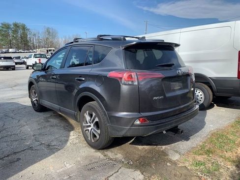Used 2017 Toyota RAV4 LE image 5