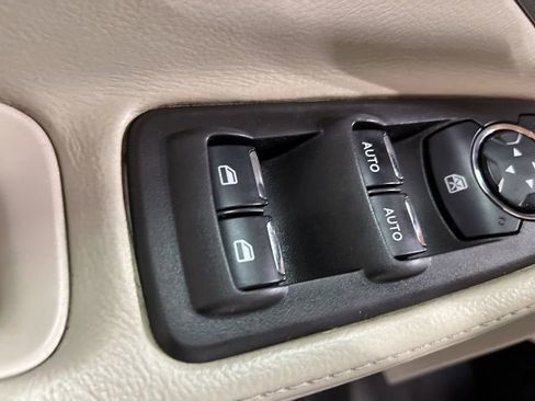 Used 2015 Ford Explorer XLT w/ Equipment Group 202A image 14