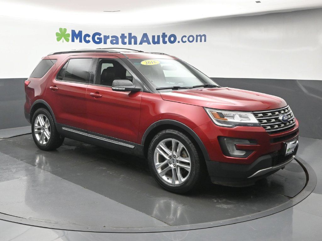 Used 2016 Ford Explorer XLT w/ Equipment Group 202A FWD image 2